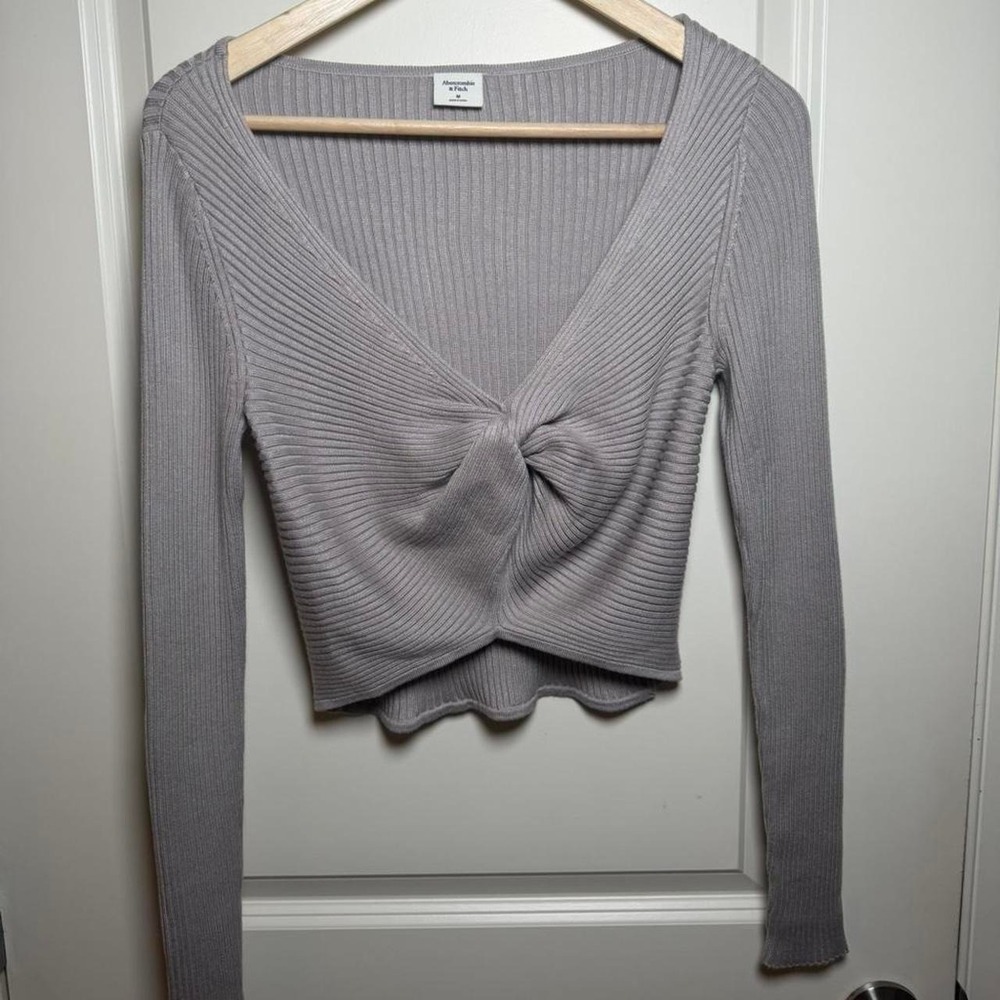 Abercrombie & Fitch Twist Front Ribbed Cropped Sweater Top Size M